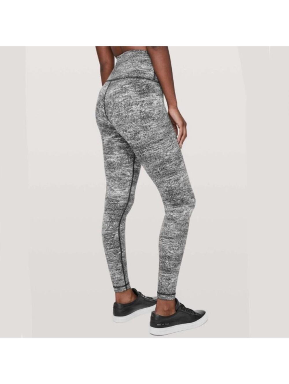 Lululemon Wunder Under Hi-Rise 25" Tight Rush Jacquard Black White - Size 2 EUC